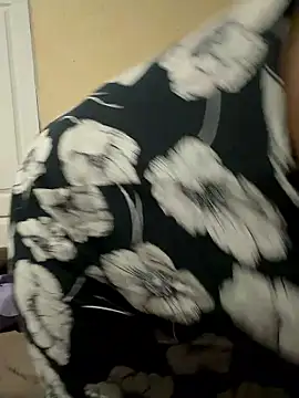 Snapshot of BigRound-Bootayy chatting on February 12, 2026, 8:04 pm BigRound-Bootayy online show from February 12, 2026, 8:04 pm