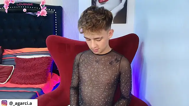 LiamWildx20 online show from September 25, 2025, 4:38 am