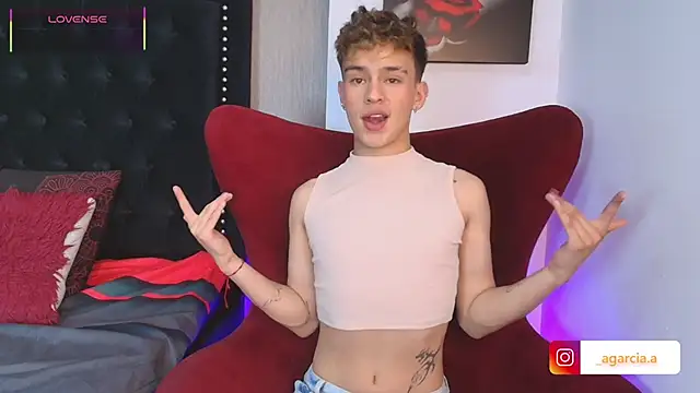 LiamWildx20 online show from October 17, 2025, 4:48 am