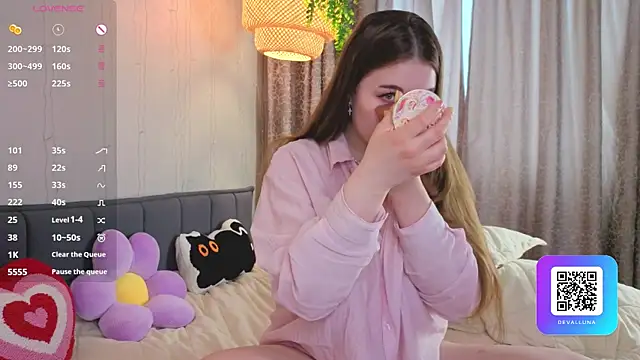 ConstanceHelms online show from April 12, 2026, 5:23 am