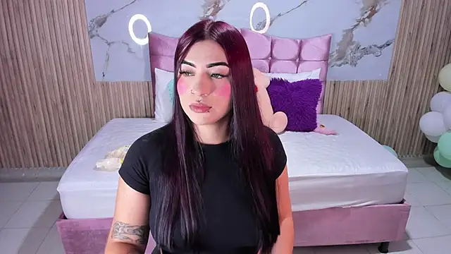 Snapshot of Nicolee19 chatting on April 7, 2026, 10:59 am Nicolee19 online show from April 7, 2026, 10:59 am