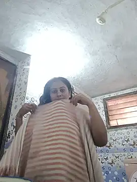 Snapshot of JENNIFERtamil chatting on July 21, 2026, 8:05 am JENNIFERtamil online show from July 21, 2026, 8:05 am