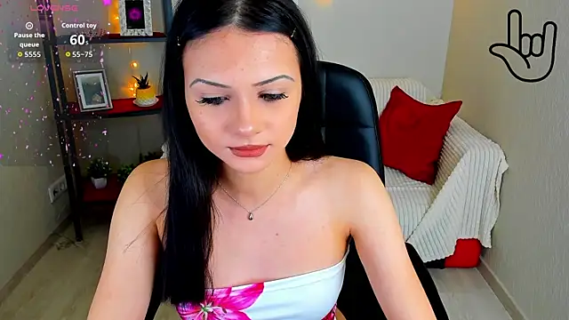 Snapshot of Kitti__ chatting on October 30, 2025, 1:29 am Kitti online show from October 30, 2025, 1:29 am