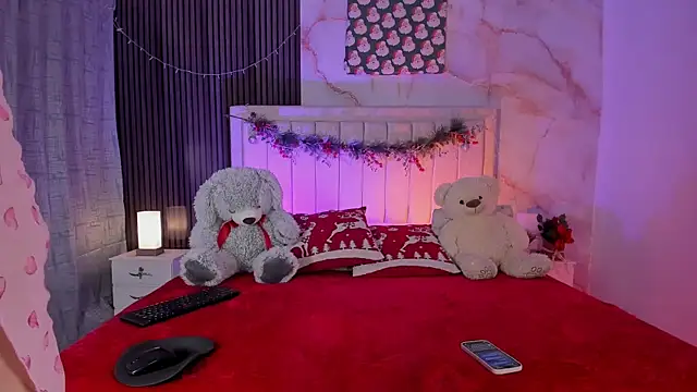 peachandtyron  online show from February 6, 2026, 4:17 am