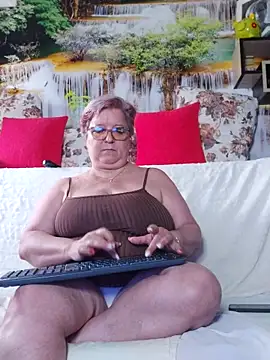 QueenPammy1 online show from September 13, 2025, 6:46 am