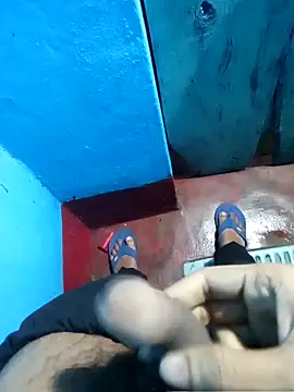 rickyxxxvvv online show from October 7, 2025, 5:43 pm