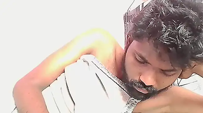 dusky-body online show from March 23, 2025, 4:49 am