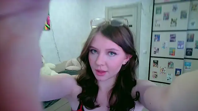 GinnyBlacky online show from October 20, 2025, 9:04 pm