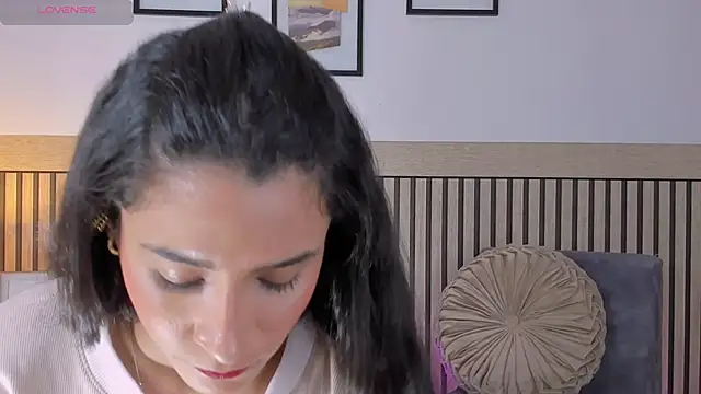 Snapshot of hanna_mils chatting on September 15, 2025, 3:39 am hanna mils online show from September 15, 2025, 3:39 am