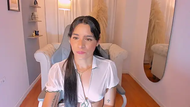 hanna mils online show from February 27, 2026, 3:50 am