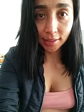 Snapshot of Elowyn chatting on September 24, 2025, 8:12 pm Elowyn online show from September 24, 2025, 8:12 pm