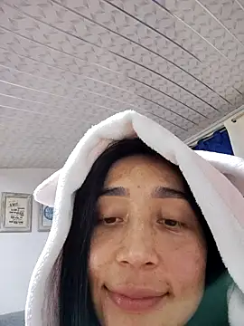 Snapshot of Elowyn chatting on October 20, 2025, 2:45 am Elowyn online show from October 20, 2025, 2:45 am