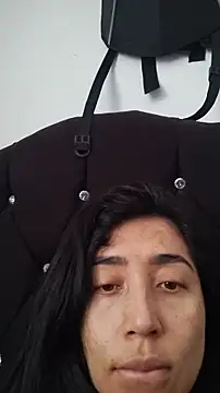 Snapshot of Elowyn chatting on November 18, 2025, 1:04 pm Elowyn online show from November 18, 2025, 1:04 pm