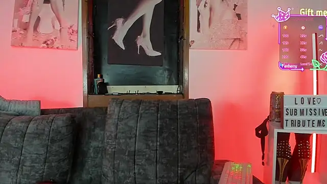  LuanaDabbraccio online show from October 3, 2025, 10:51 pm