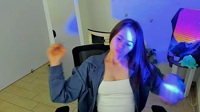 Catherine e online show from October 4, 2025, 6:17 pm