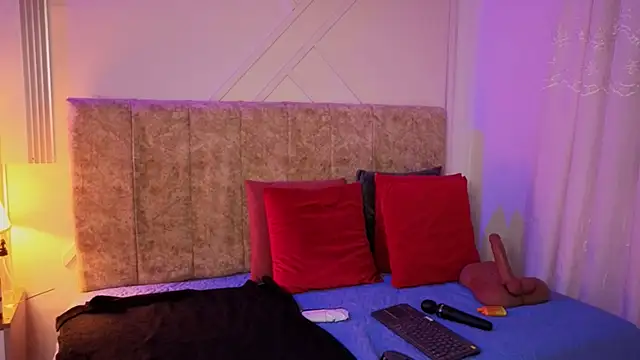 angelinarouse  online show from May 15, 2026, 3:57 am