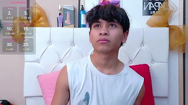 Ethan Westt online show from December 17, 2025, 8:26 pm