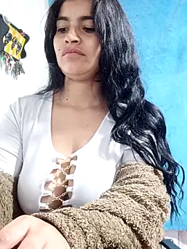 Snapshot of AlanaHotxx chatting on September 17, 2025, 5:53 am AlanaHotxx online show from September 17, 2025, 5:53 am