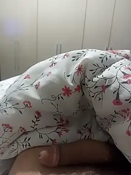 Snapshot of JovanRJ chatting on October 31, 2025, 12:06 pm JovanRJ online show from October 31, 2025, 12:06 pm