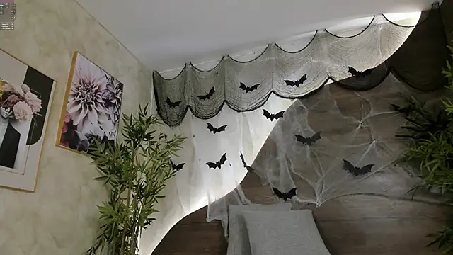 mia lacy  online show from November 5, 2025, 7:25 pm