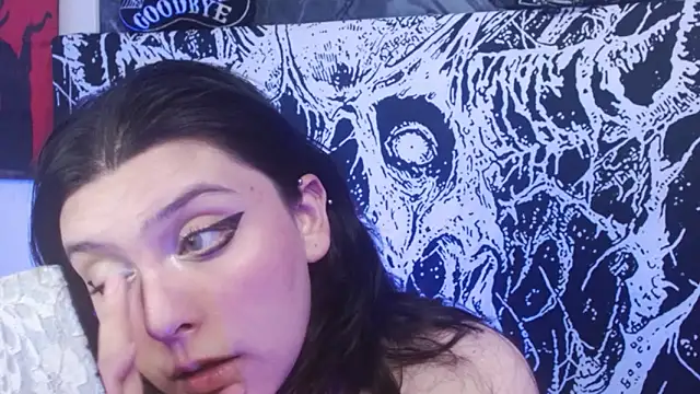 mikaskullcs online show from September 13, 2025, 1:27 am