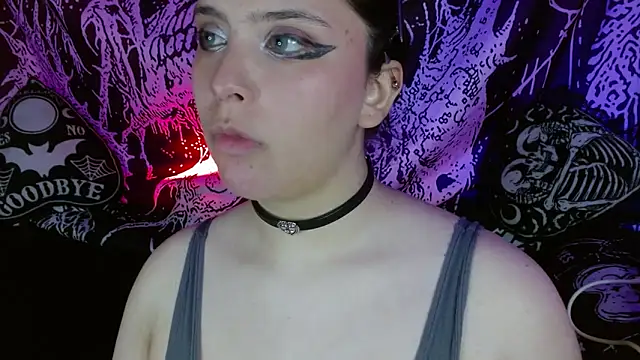 mikaskullcs online show from September 20, 2025, 4:35 am