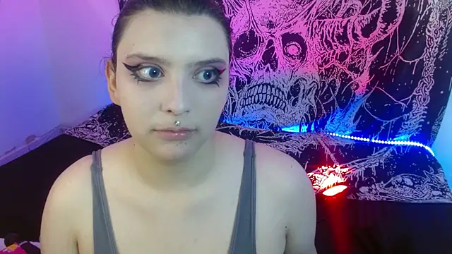 Snapshot of mikaskullcs chatting on June 11, 2026, 7:12 pm mikaskullcs online show from June 11, 2026, 7:12 pm