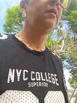 Amadamilf1980 online show from October 22, 2025, 1:55 pm