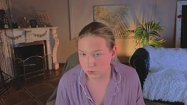 Snapshot of Jes_Solar chatting on April 25, 2026, 9:23 pm Jes Solar online show from April 25, 2026, 9:23 pm