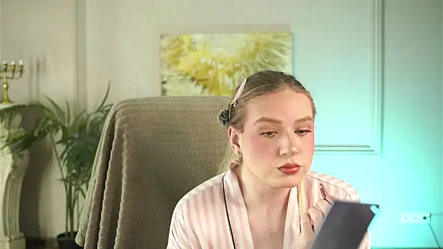 Snapshot of Jes_Solar chatting on June 24, 2026, 9:47 pm Jes Solar online show from June 24, 2026, 9:47 pm