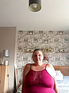 MissQueenBeex online show from March 21, 2025, 9:12 am