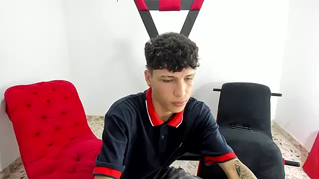 Sara and Alexis online show from March 18, 2025, 7:53 pm