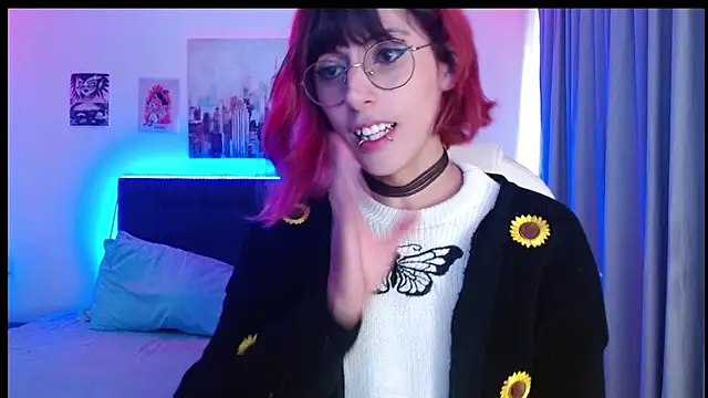 goth minerva online show from November 20, 2025, 1:22 pm