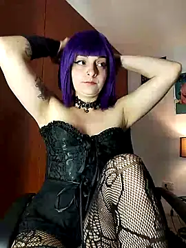 KARINNA  RAVEN online show from September 11, 2025, 5:02 pm