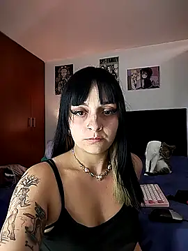 KARINNA  RAVEN online show from September 18, 2025, 10:01 pm