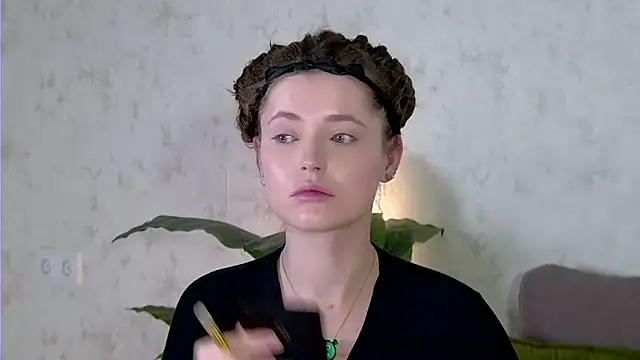 AshleyD  online show from October 13, 2025, 2:44 am