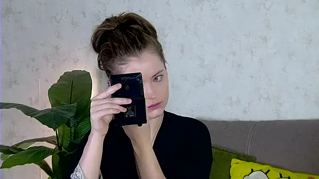 AshleyD  online show from October 21, 2025, 2:56 am