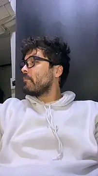 Snapshot of Freakydrag chatting on November 13, 2025, 8:24 am Freakydrag online show from November 13, 2025, 8:24 am