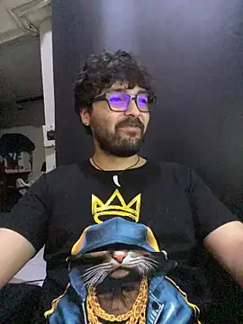 Snapshot of Freakydrag chatting on November 15, 2025, 4:10 am Freakydrag online show from November 15, 2025, 4:10 am