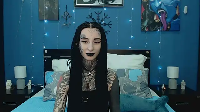 Snapshot of Velvetbat chatting on July 5, 2026, 7:04 am Velvetbat online show from July 5, 2026, 7:04 am