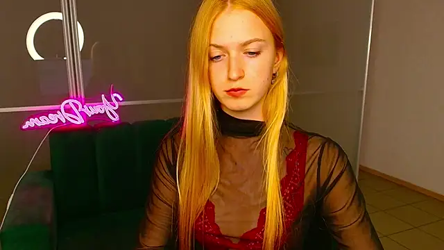 Snapshot of MirandaMayers chatting on September 14, 2025, 8:08 pm MirandaMayers online show from September 14, 2025, 8:08 pm