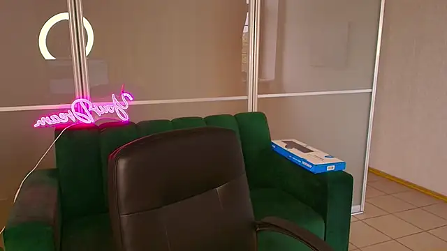 Snapshot of MirandaMayers chatting on September 16, 2025, 5:41 am MirandaMayers online show from September 16, 2025, 5:41 am