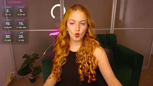 Snapshot of MirandaMayers chatting on October 7, 2025, 11:40 am MirandaMayers online show from October 7, 2025, 11:40 am