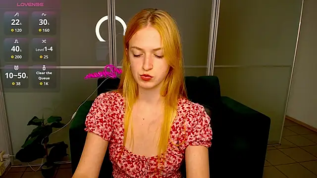 Snapshot of MirandaMayers chatting on October 22, 2025, 7:24 pm MirandaMayers online show from October 22, 2025, 7:24 pm