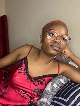 YummyMelanin117 online show from September 28, 2025, 9:20 pm