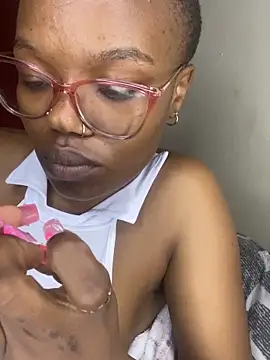 YummyMelanin117 online show from November 11, 2025, 9:59 pm