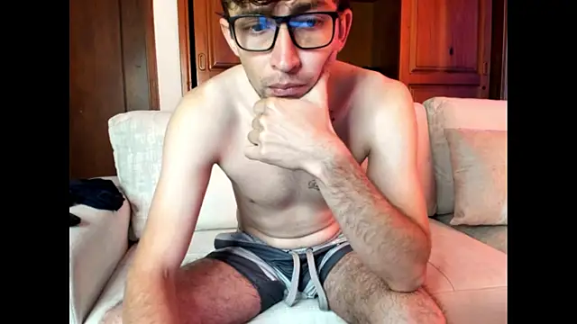 laurent 01 online show from March 18, 2025, 3:42 pm