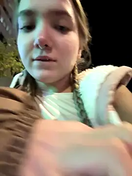 Snapshot of bambi_lu chatting on November 4, 2025, 5:34 pm bambi lu online show from November 4, 2025, 5:34 pm