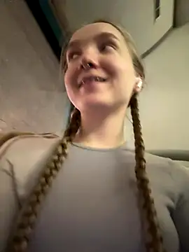 bambi lu online show from December 18, 2025, 6:03 pm