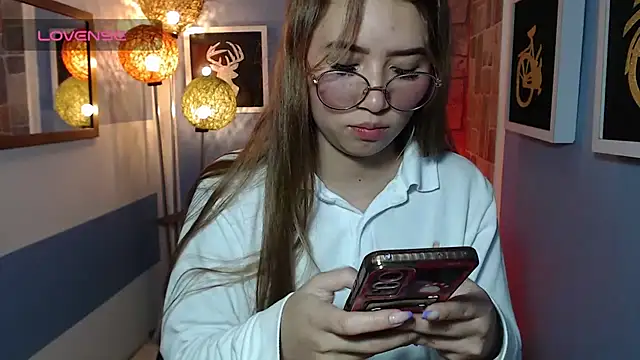 Fiorellaa delsd online show from September 25, 2025, 2:43 pm